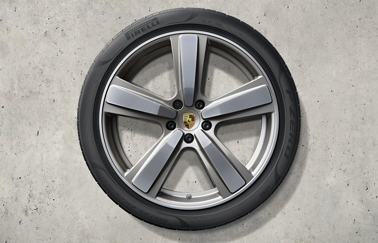 22-inch Exclusive Design Wheel & Tire Package : Suncoast Porsche