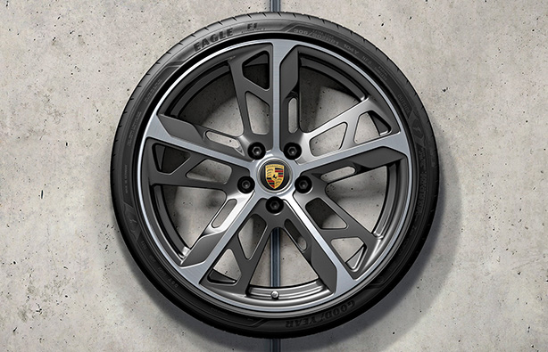 スンホ ツーショ 21-inch Cross Turismo Design Summer Wheel Set : Suncoast Porsche